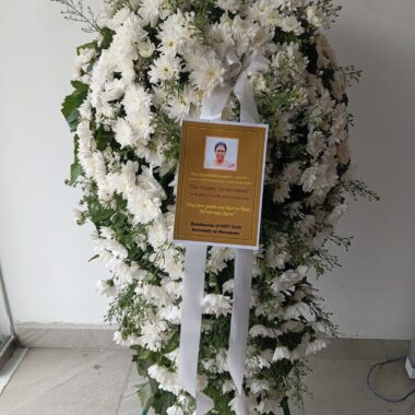 Pure White Classic Standing Wreath – T & Y Flowers Kadawatha